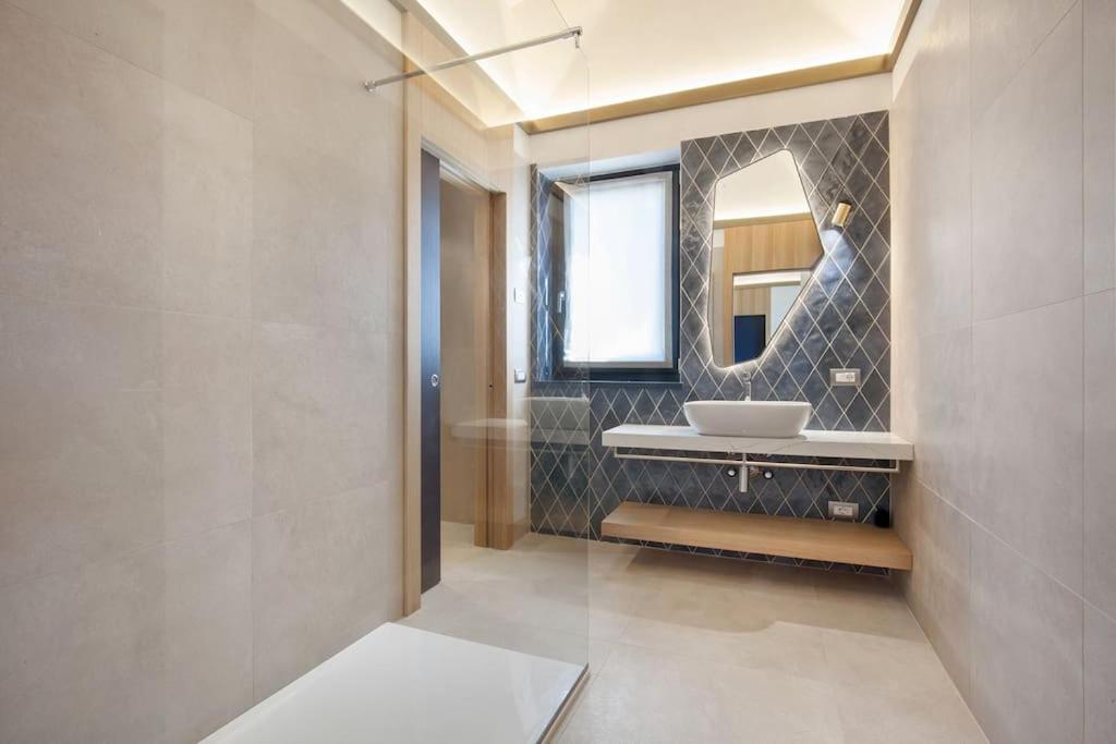 Villa Divina - Apt Divina Con Piscina E Vista Lago Castelletto Di Brenzone Exteriér fotografie