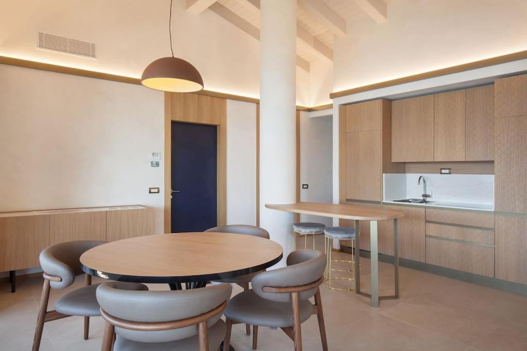 Villa Divina - Apt Divina Con Piscina E Vista Lago Castelletto Di Brenzone Exteriér fotografie